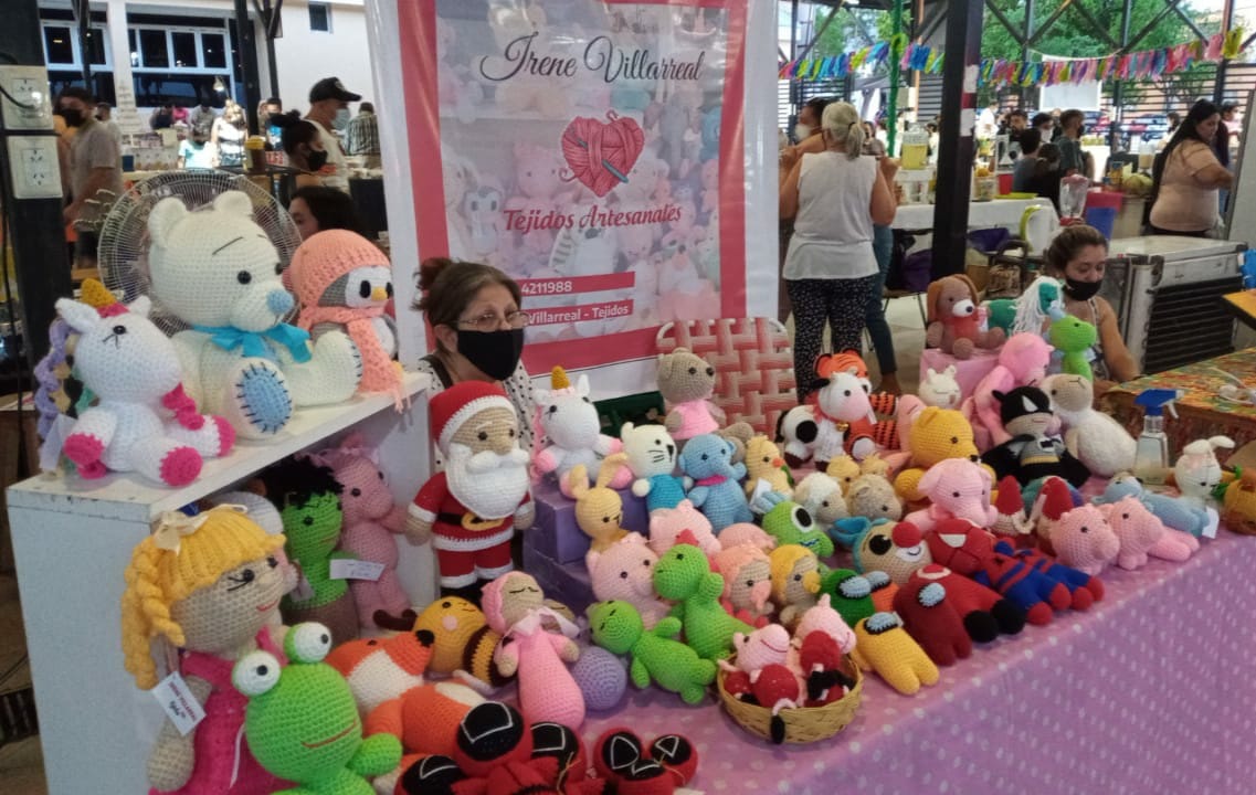 Puesto en la feria de peluches